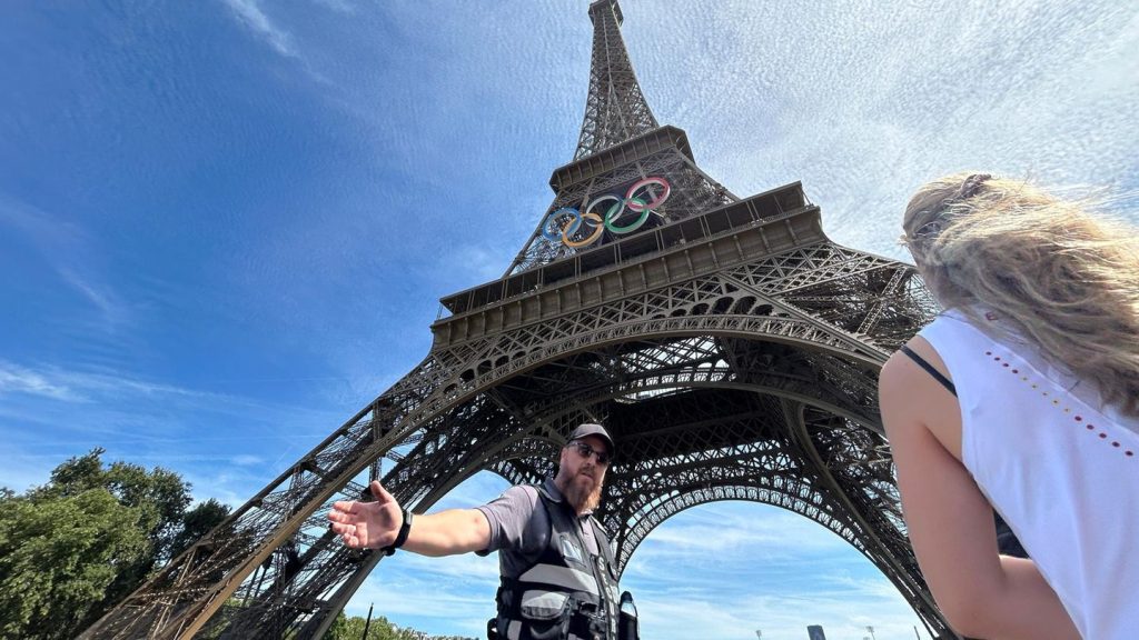 Paris: Eiffelturm kurzzeitig evakuiert – 1200 Besucher betroffen