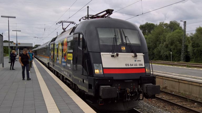 Oberpfalz: Wohnungsloser lässt 42.000 Euro an Bahnsteig liegen