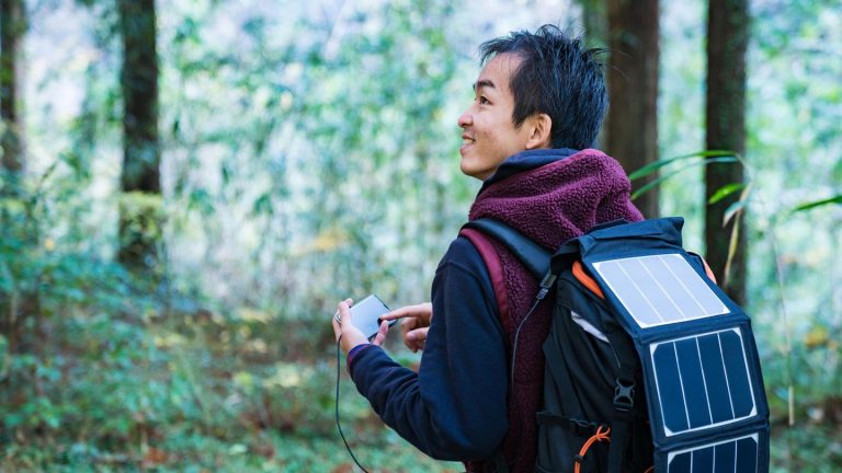 Strom sparen: Rucksack, Parkscheibe & Dusche: Kennen Sie schon diese solarbetriebenen Gadgets?