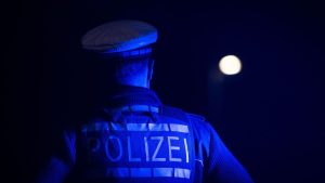 Sicherheit: Polizei: weitgehend friedliche Silvesternacht - viele Brände