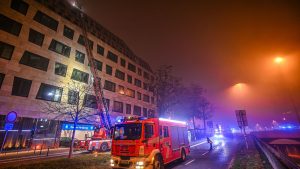 Silvesternacht: Hoher Schaden durch Brände - Silvesternacht weitgehend ruhig