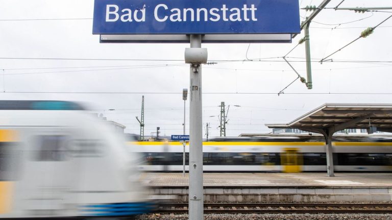 Bauarbeiten in Stuttgart: Bahnfahrer müssen auf Busse umsteigen