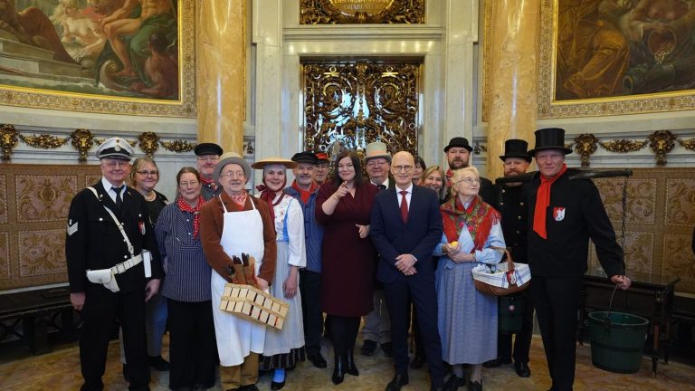 Neujahrsempfang: Glückwünsche zum Neujahrsempfang im Hamburger Rathaus