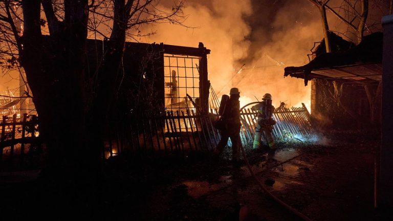 Feuer in der Silvesternacht: "Den Tränen nahe": Stadt und Vereine beraten nach Großfeuer