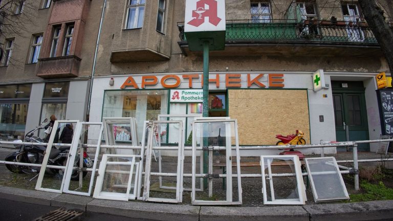 Gefährliche Sprengkörper: Kugelbomben-Schäden: Rufe nach Konsequenzen werden laut