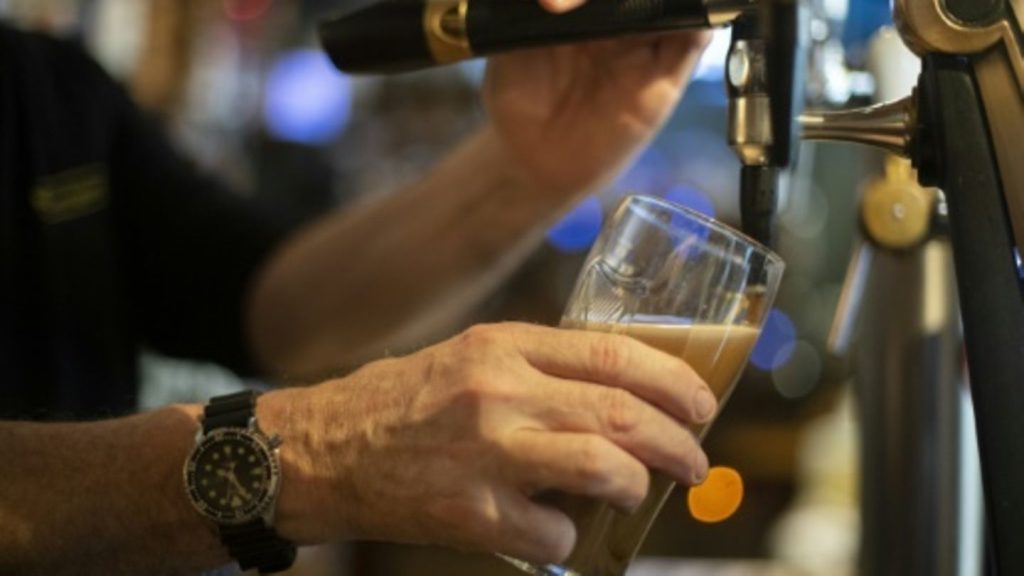 Oberster US-Mediziner fordert Krebs-Warnhinweise auf alkoholischen Getränken