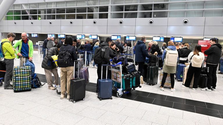 Probleme an Flughäfen: IT-Ausfall an Düsseldorfer Airport behoben