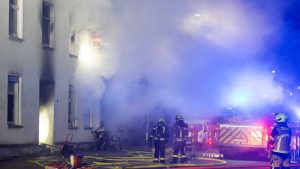 Großeinsatz der Feuerwehr: Brand in Gelsenkirchener Wohnhaus - mindestens 15 Verletzte