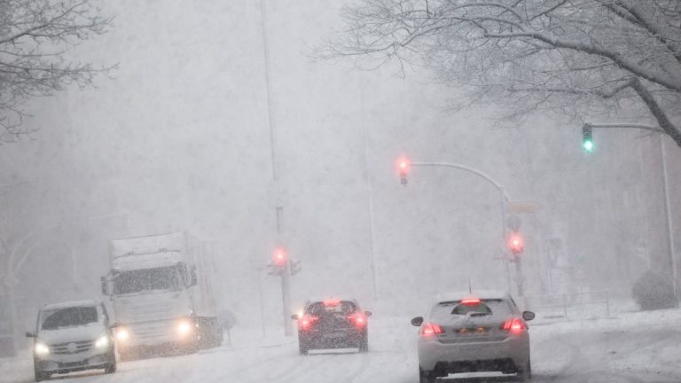 Wintereinbruch: Gefährliche Glätte in ganz Deutschland