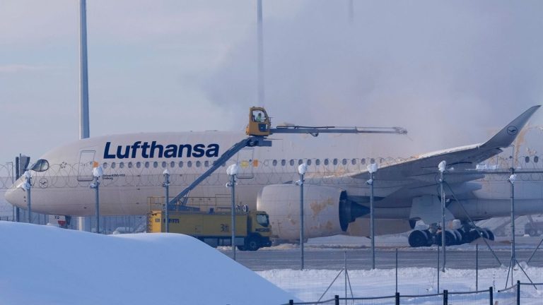 Warnung des DWD: Glättegefahr: Einschränkungen am Münchner Flughafen