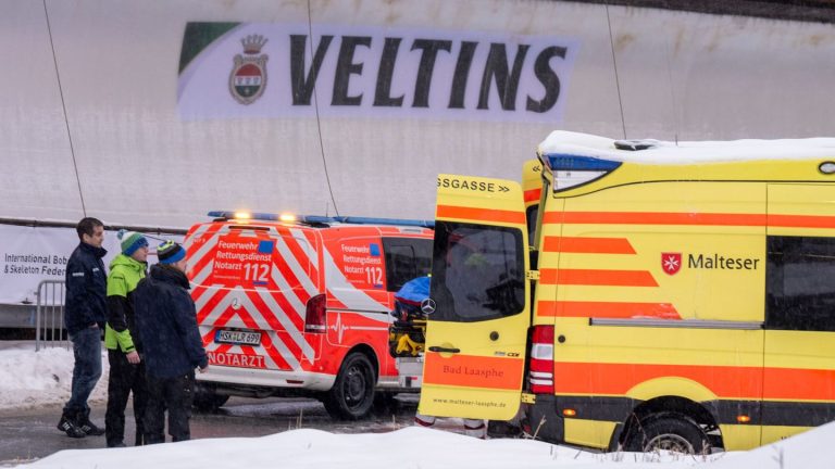 Bob-Weltcup: Schwerer Bob-Sturz in Winterberg - Rennen verschoben