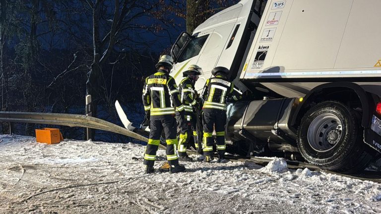 Verkehr: Warnung vor Glatteis – Unfälle bisher glimpflich geblieben