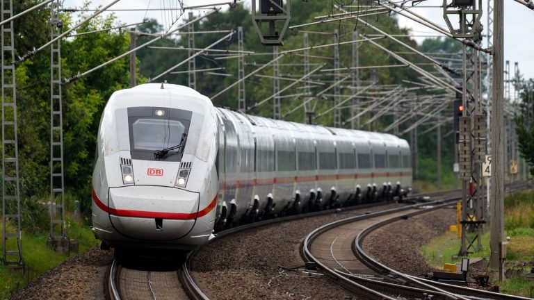 Fern- und Nahverkehr: Sturmschäden: Beeinträchtigungen bei der Bahn