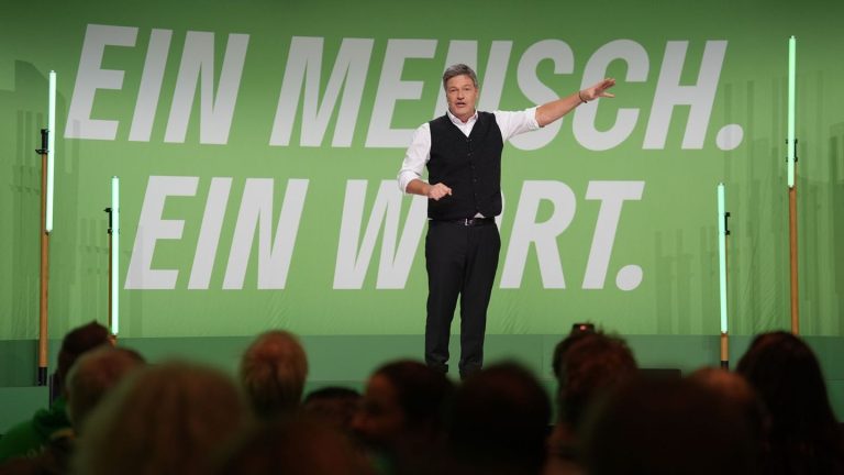 Wahlkampf-Auftakt: "Dumme Sprüche": Grüne teilen gegen Mitbewerber aus