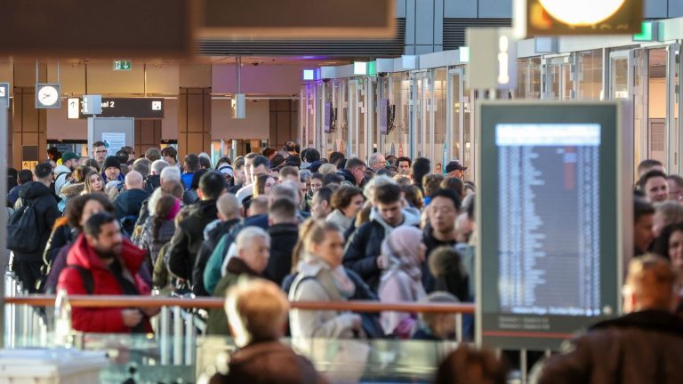 Flug- und Bahnreisen: Reise-Schlichtungsstelle verzeichnet Rekord bei Beschwerden