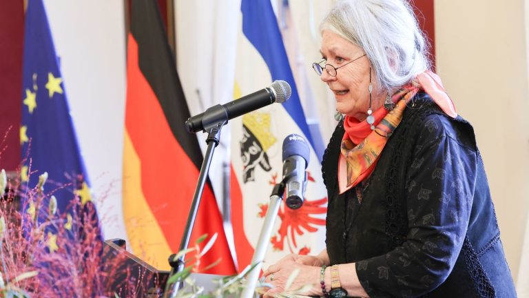 Geburtstag von Helga Schubert: Regierungschefin gratuliert Helga Schubert zu 85. Geburtstag