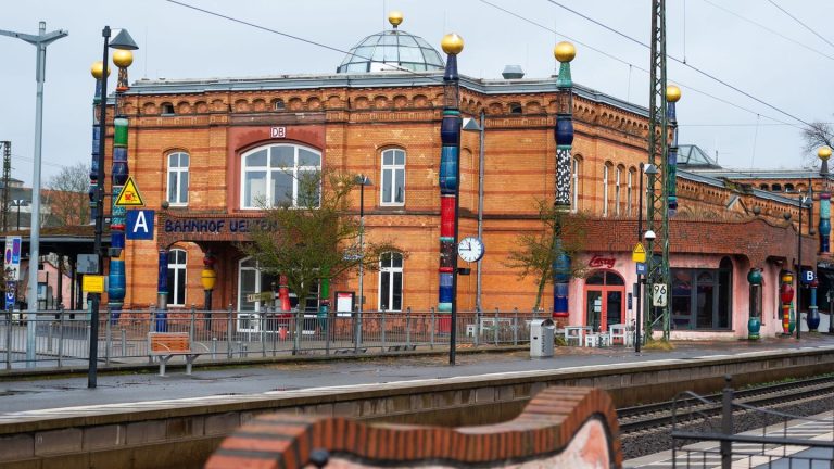 Architekturmuseum: Hundertwasser-Museum im Bahnhof Uelzen für August geplant