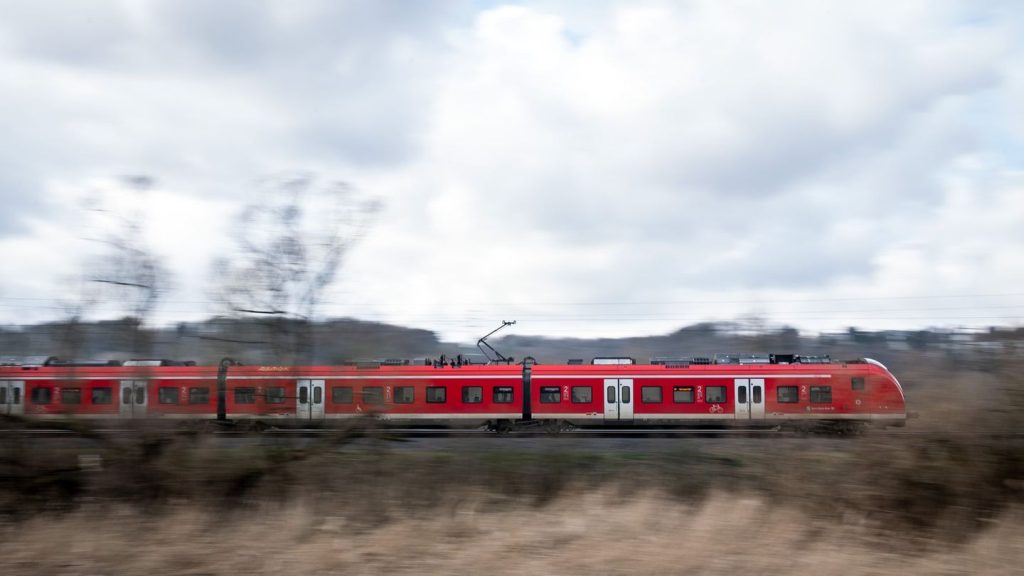 Sturmschäden: Bahnverkehr in NRW normalisiert sich