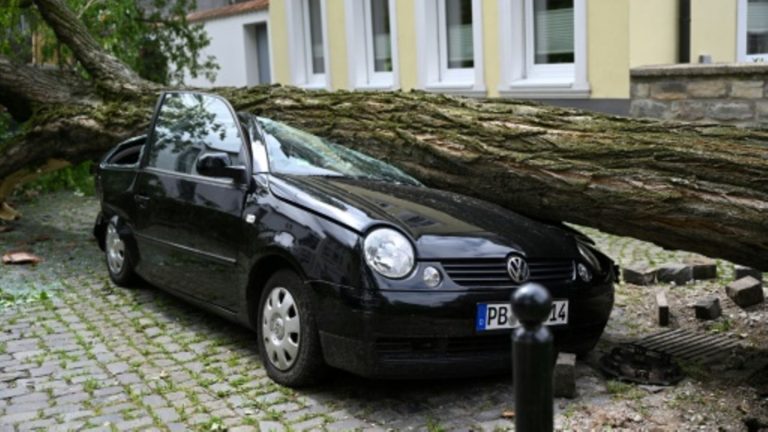 Mehrere Verletzte durch Sturmtief "Bernd" in Norden und Westen Deutschlands