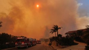 Brände: Feuerinferno bei Los Angeles schlägt Tausende in die Flucht