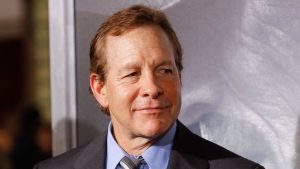 Feuer im Promi-Viertel von Los Angeles: Schauspielstar Steve Guttenberg eilt zu Hilfe