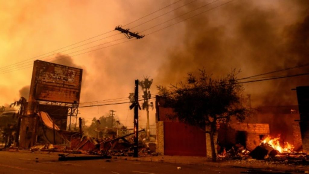 Brände rund um Los Angeles wüten weiter unkontrolliert - bereits mindestens fünf Tote