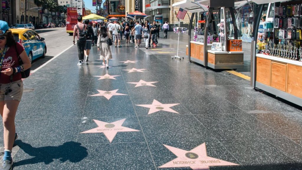 In den Flammen von L.A.: Hollywoods berühmter Walk of Fame in Gefahr