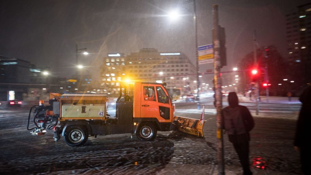 Wintereinbruch: Neuschnee in Berlin sorgt für Probleme