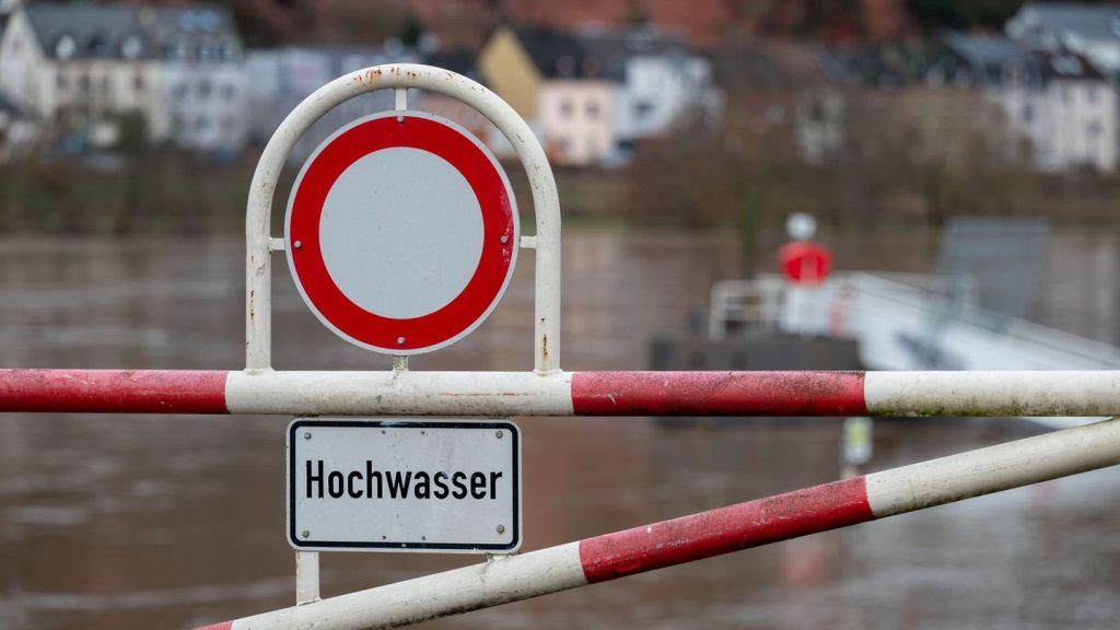 Höhepunkt am Freitag erwartet: Pegelstand in Trier auf über sieben Meter gestiegen