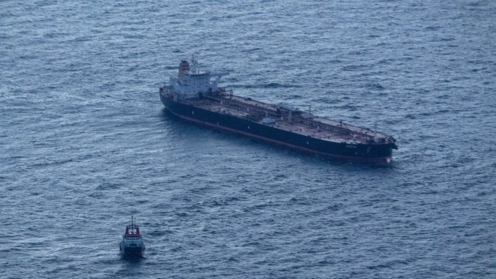 Öltanker treibt vor Rügen: Weitere Schlepper zu manövrierunfähigem Tanker unterwegs