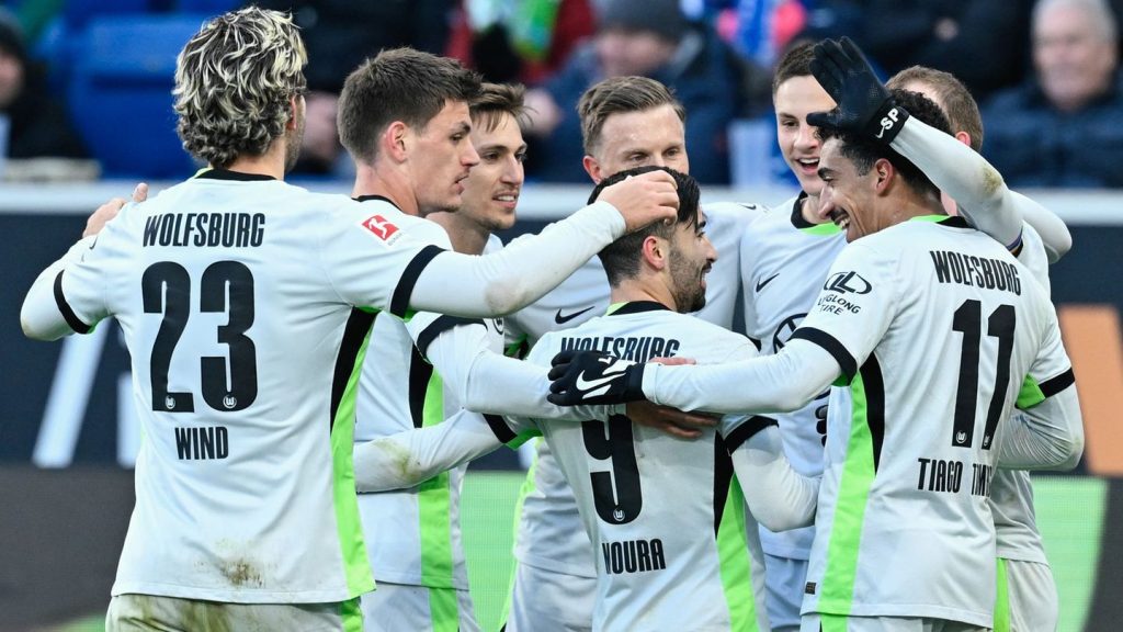 Fußball-Bundesliga: Amoura lässt Wolfsburg jubeln: 1:0 bei Hoffenheim