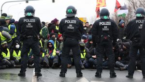 Wegen Protesten: AfD-Parteitag kann nicht pünktlich starten