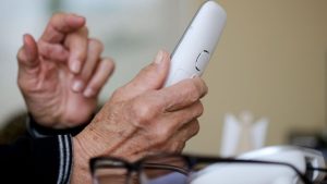 Schockanrufe: Seniorin entlarvt Telefonbetrüger